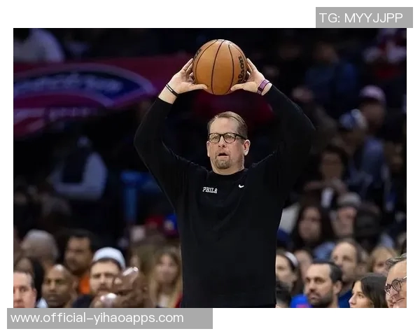 纳斯透露近期训练专注阵容与战术调整以提升球队磨合效果